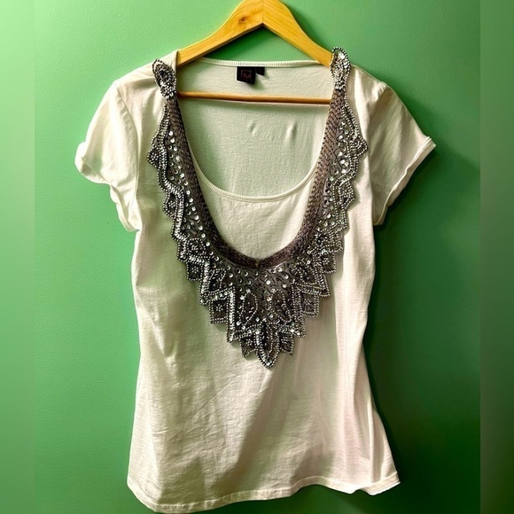 Nwot Material Girl tshirt with attached necklace - Picture 1 of 8